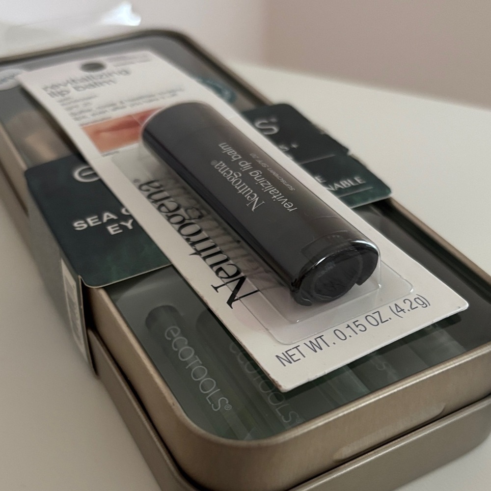 EcoTools Sea Gems Eye Set with Neutrogena Lip Balm - Picture 4 of 4